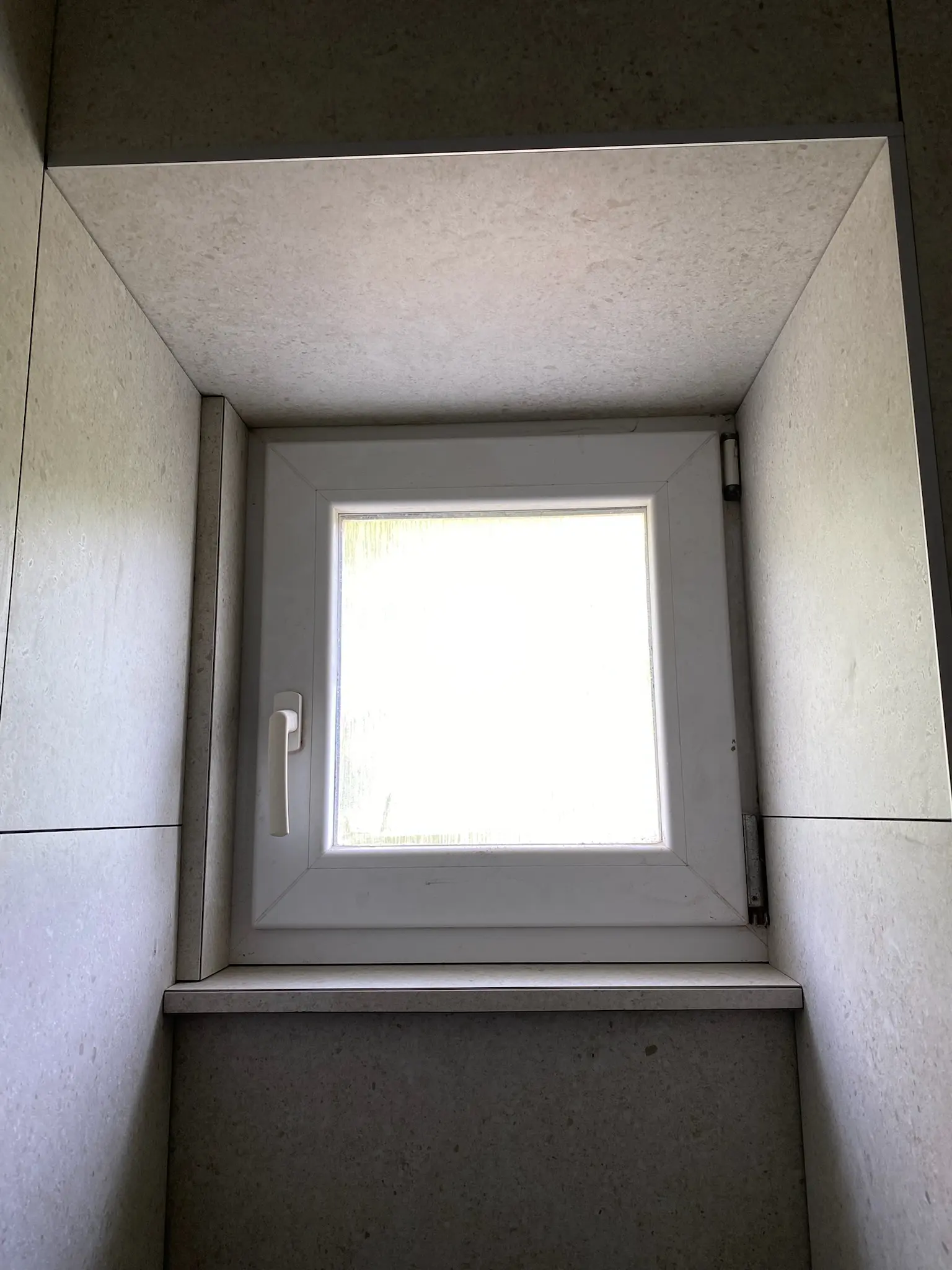 Hrubá stavba moderného rodinného domu v Nitre – Janus Building
